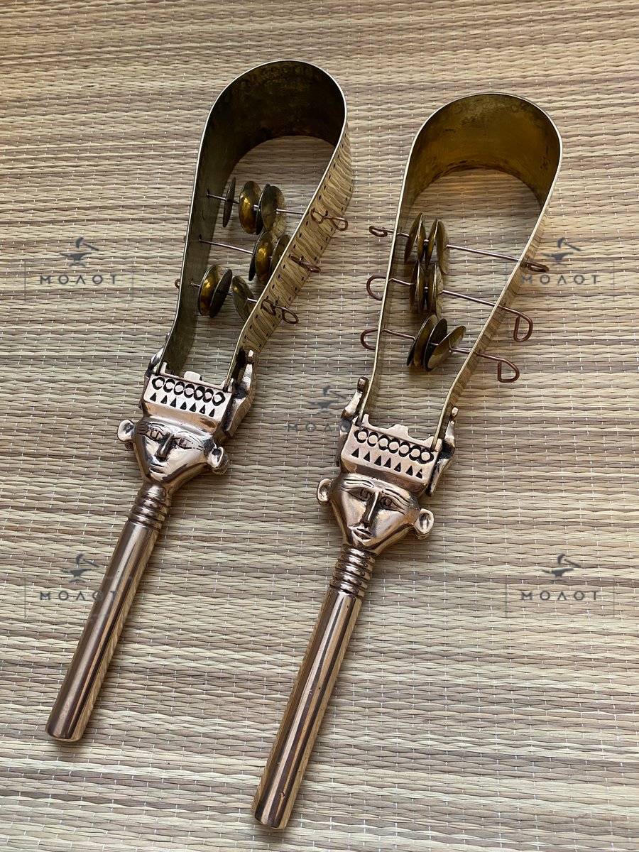 Stanislav883's tweet photo. Ritual SISTRA replica
In ancient Egypt, the sistrum was used in religious processions and other ceremonies dedicated to the cult of Hathor.

В Древнем Египте систр использовался в религиозных процессиях и других церемониалах, приуроченных к культу преимущественно Хатхор.
#Египет https://t.co/3b6l6mFKxB