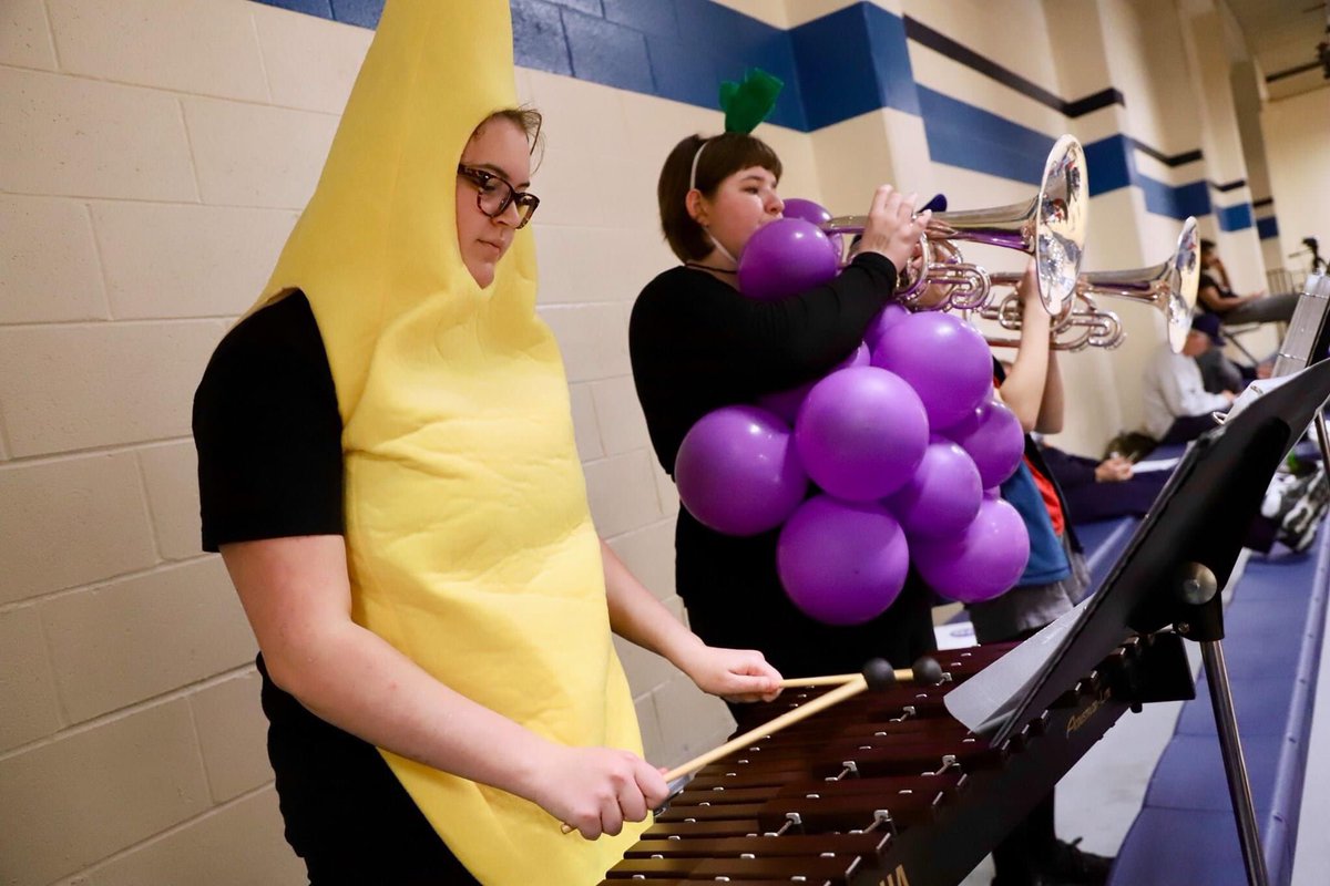 TritonMB's tweet photo. We may have had a few obstacles this year, but in the end, we made friends, music, and had a little fun.  We’re thankful for the opportunities with all we faced.

Thanks to Iowa Central, our band friends, families and supporters during the year. 

In the end, #TritonsStandTall https://t.co/YzyJLaw2o0