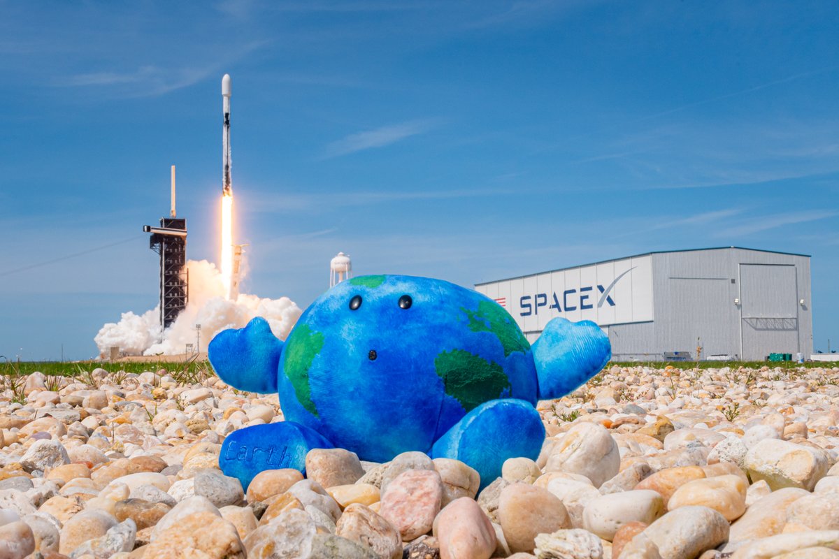 Another favorite photo stemming from another Starlink mission. This launch took place on Earth Day, so this juxtaposition felt adequate: A Celestial Buddies Earth plushie enjoys a Falcon 9 launch from LC-39A.
