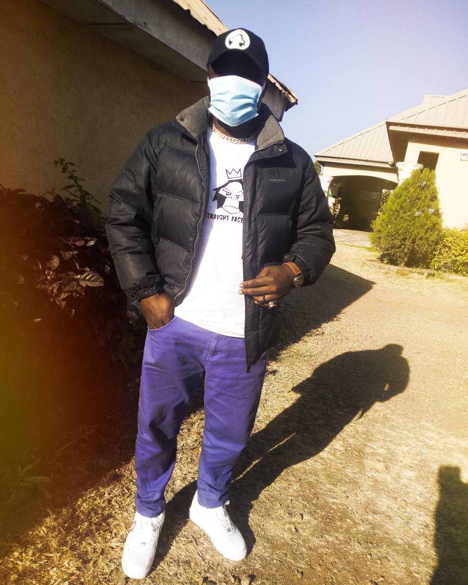 dareal_snow's tweet photo. I PUT MY RIGHT HAND TO GOD ✊🙏
#SnowflakeThaMagnificent #StraightFaceGang #StillGodOverEverything https://t.co/3SO8IhObX4
