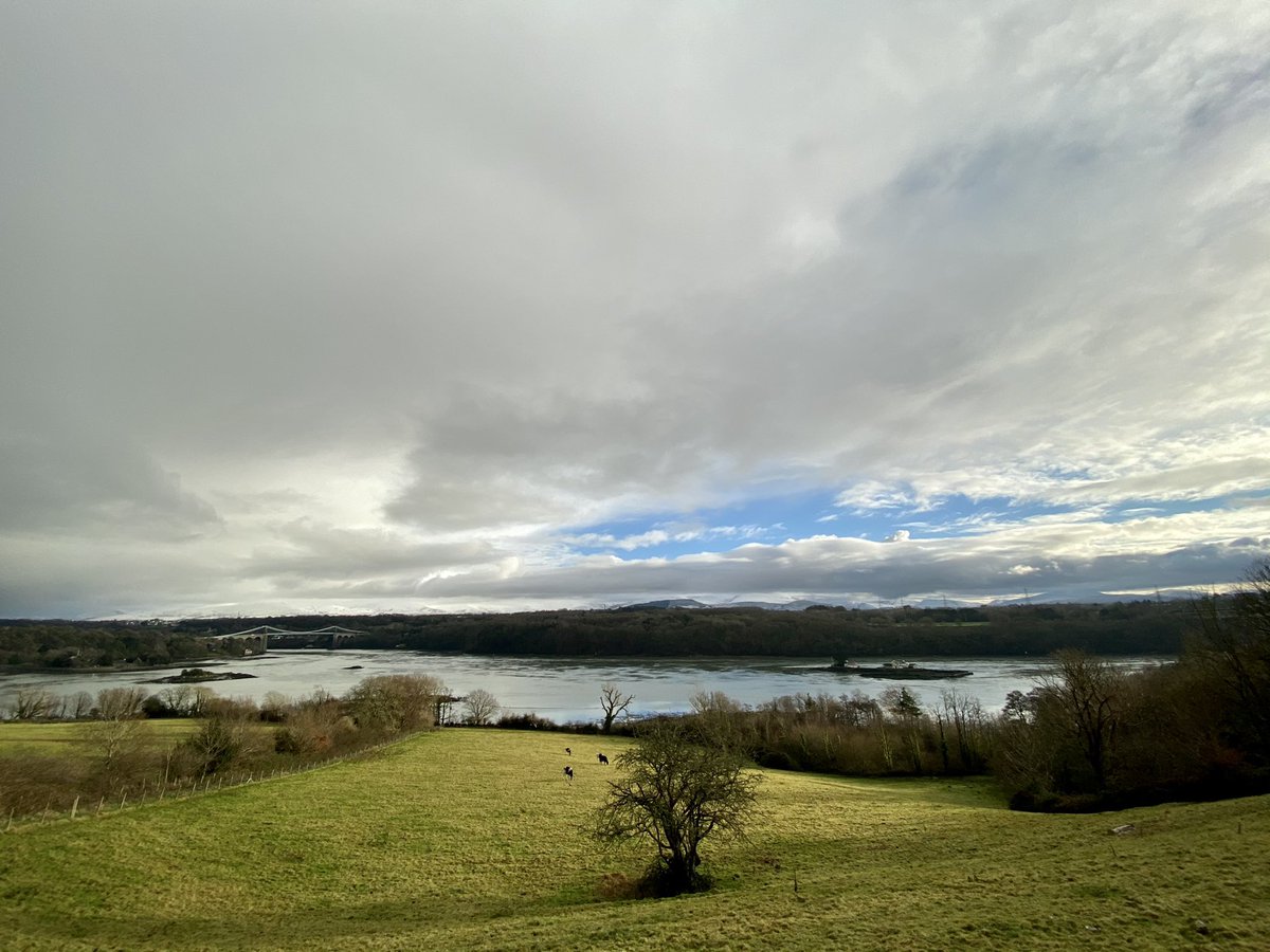 High drama on my afternoon view point walk #Anglesey #MenaiStrait #YnysMôn