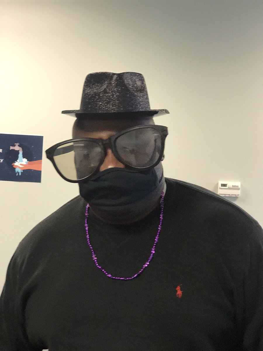 michael10249086's tweet photo. How we celebrate in 190  after grabbing 6.5 deals and pulling a 160k statement https://t.co/Y2YOirGgaQ