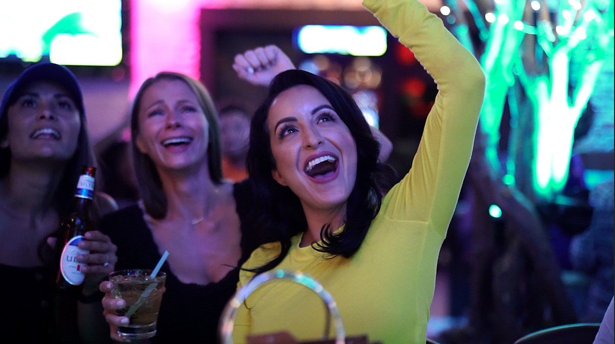 Happy New Year's Eve everyone! It's the last day of the year!  Who's bringing in the New Year with us tonight? We can't wait to celebrate safely with you all! See you guys tonight and don't forget your mask!