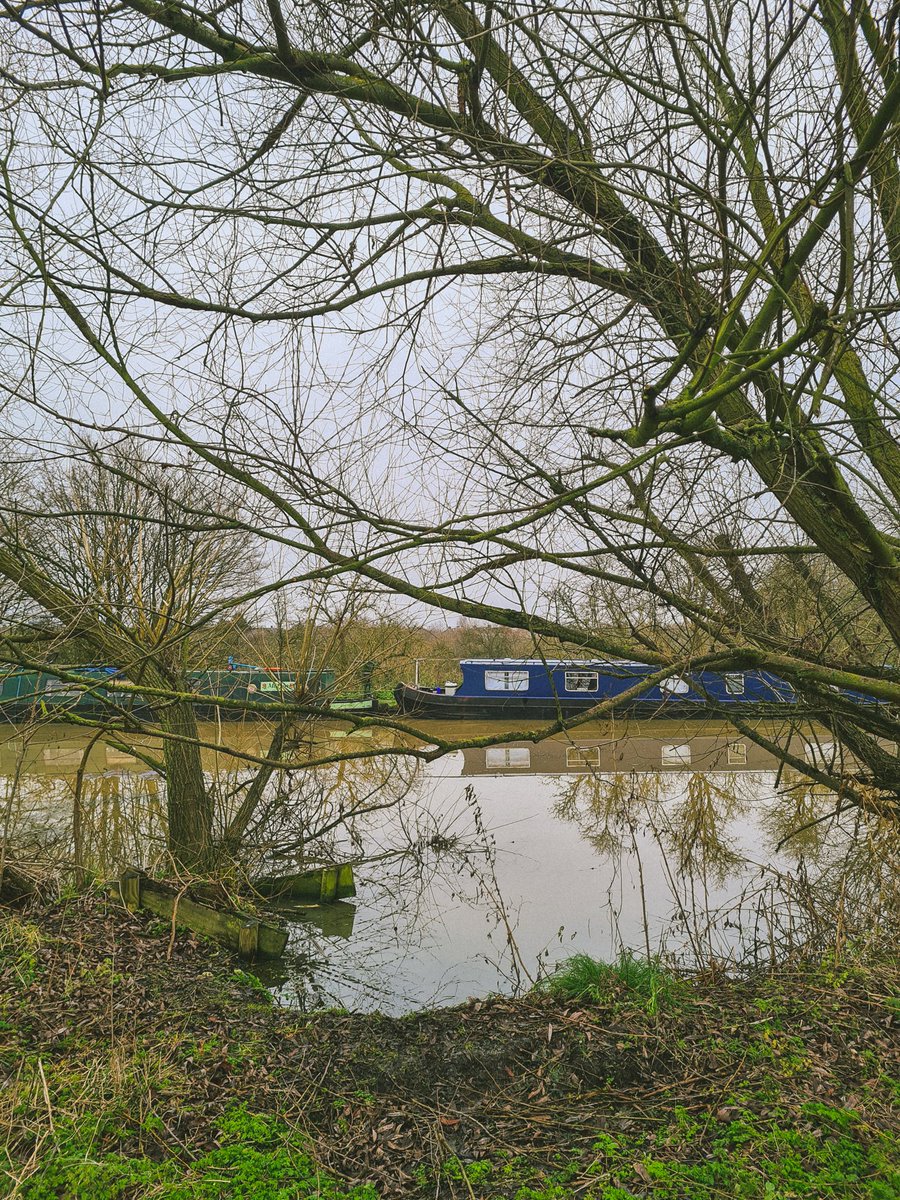 artkidtroy's tweet photo. Goodbye 2020! ππ
π
#dayout #outandabout #afternoonstroll #leasurelywalk #london #edmonton #tottenham #tottenhammarshes #walthamstowwetlands #winter #coldweather #cloudy #cloudyday #leavalley #leanavigation #newyearseve #NYE #lastwalkof2020 #lastwalkoftheyear https://t.co/es4nsYWhVu