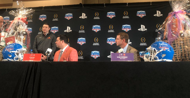 #OhioState head coach Ryan Day and #Clemson coach Dabo Swinney gave their final comments before the #CFBPlayoff semi. Topics ranged from COVID testing to players out and even to Dabo’s rankings (FREE)
https://t.co/Lbwe0rR60G https://t.co/it4Rj74FXz