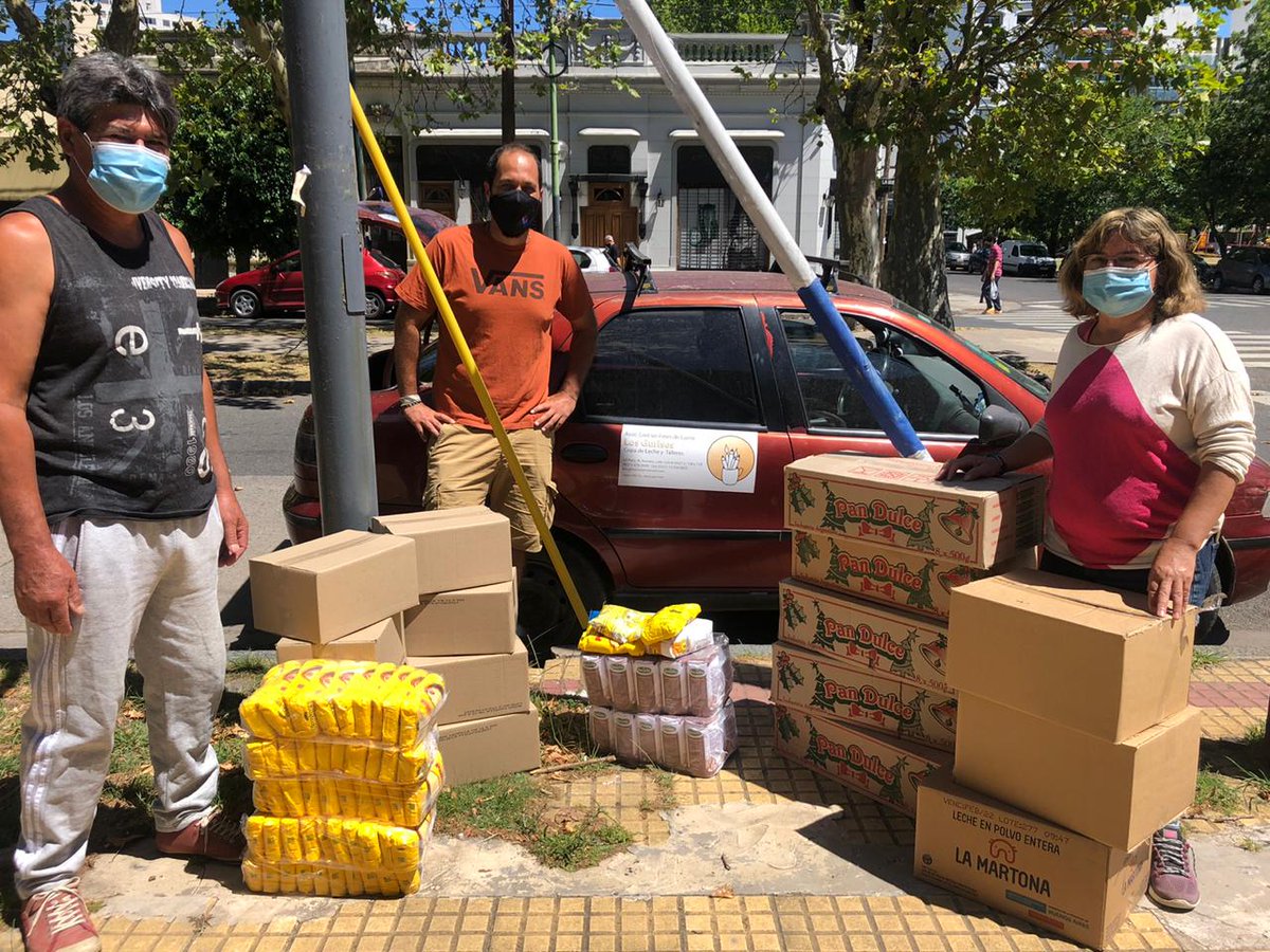 ipsoar's tweet photo. Con #Ipsoar y #alianza colaboramos con la donación de cajas navideñas (panes dulces y budines) y alimentos para el “Los Gurises, copa de leche y talleres”. Para que todos puedan despedir este 2020 de la mejor manera y recibamos un mejor 2021. Gracias 🙌🇦🇷 #Ipsoar #tejiendolazos https://t.co/Wt2vCq3dKX