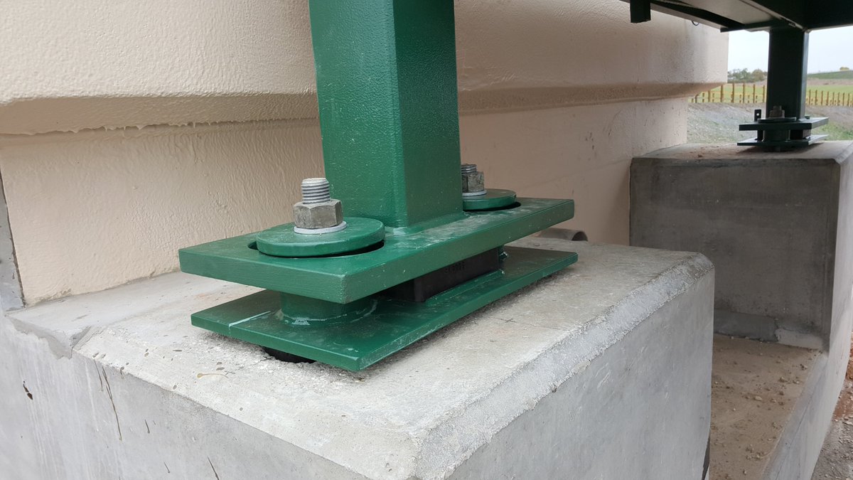 Part 4 of  #CivEngExplained How Bridges Work – Bearings and expansion joints. This one is all about movement; which generally you never think a bridge should move, unless it’s a lifting or swing bridge; but I’m not talking about those tonight. Or transporter bridges.