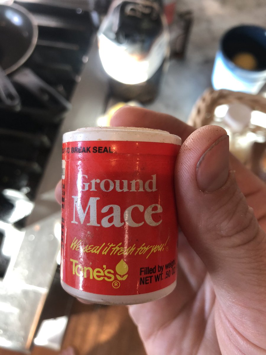 Let’s go with a brief intermission and a mystery jar. This ground mace has neither date nor pricing. Do we have any guesses on this one?6/