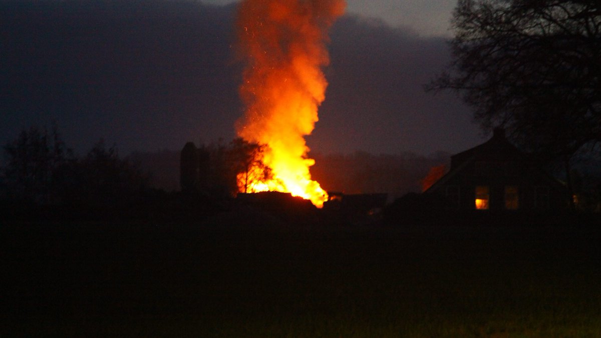 Melding gebouwbrand blijkt brandend snoeihout -..