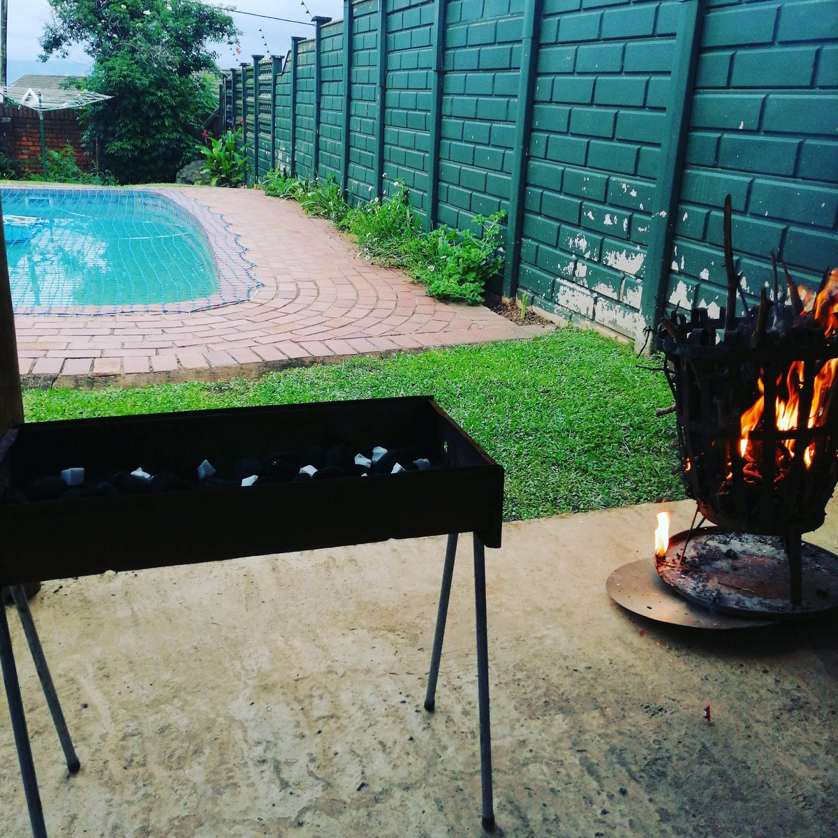 Lasuka lahlala...🍹🍗🍖🧅🥗🌭🍓🥩 No Visitors...🙏🏿🙏🏿🙏🏿