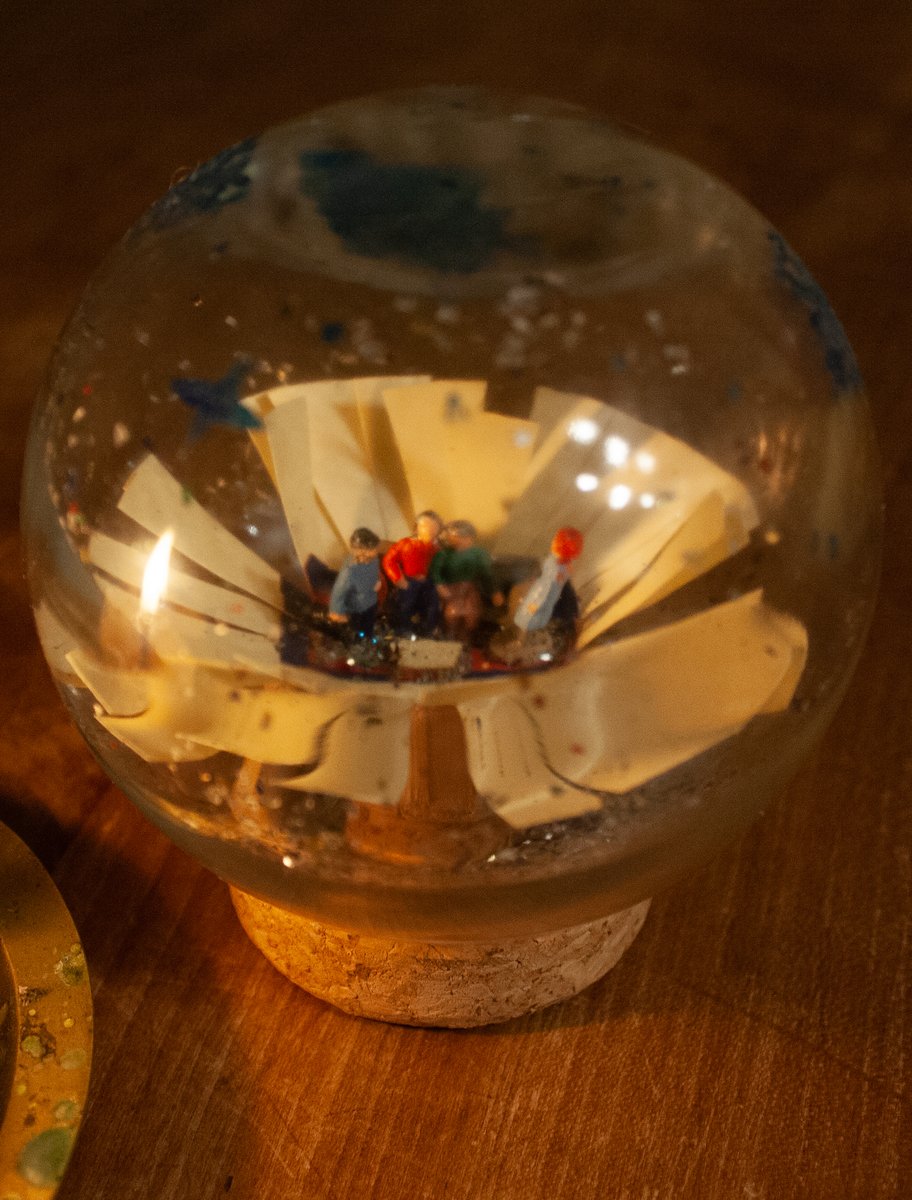 GrootVera's tweet photo. #GISHMAS #Item49 IMAGE SIDE-BY-SIDE. Create the perfect 2020 snow globe: a perfect replica of you and the people “in your bubble” all in your living room. Submit it side-by-side with a photo of you and the people in your living room so we can see that you nailed it. https://t.co/tKqxmfErl3