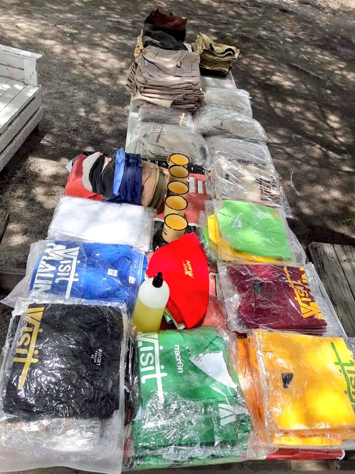 visitmaun's tweet image. 📸| Your Festive Exclusive Store! 
#VisitMaun Pop Up Store at Big Puns  Carwash in Maun. Call +267 75320301 for any inquiries. 

#VisitMaunPopStore
#OutdoorShoppingExperience