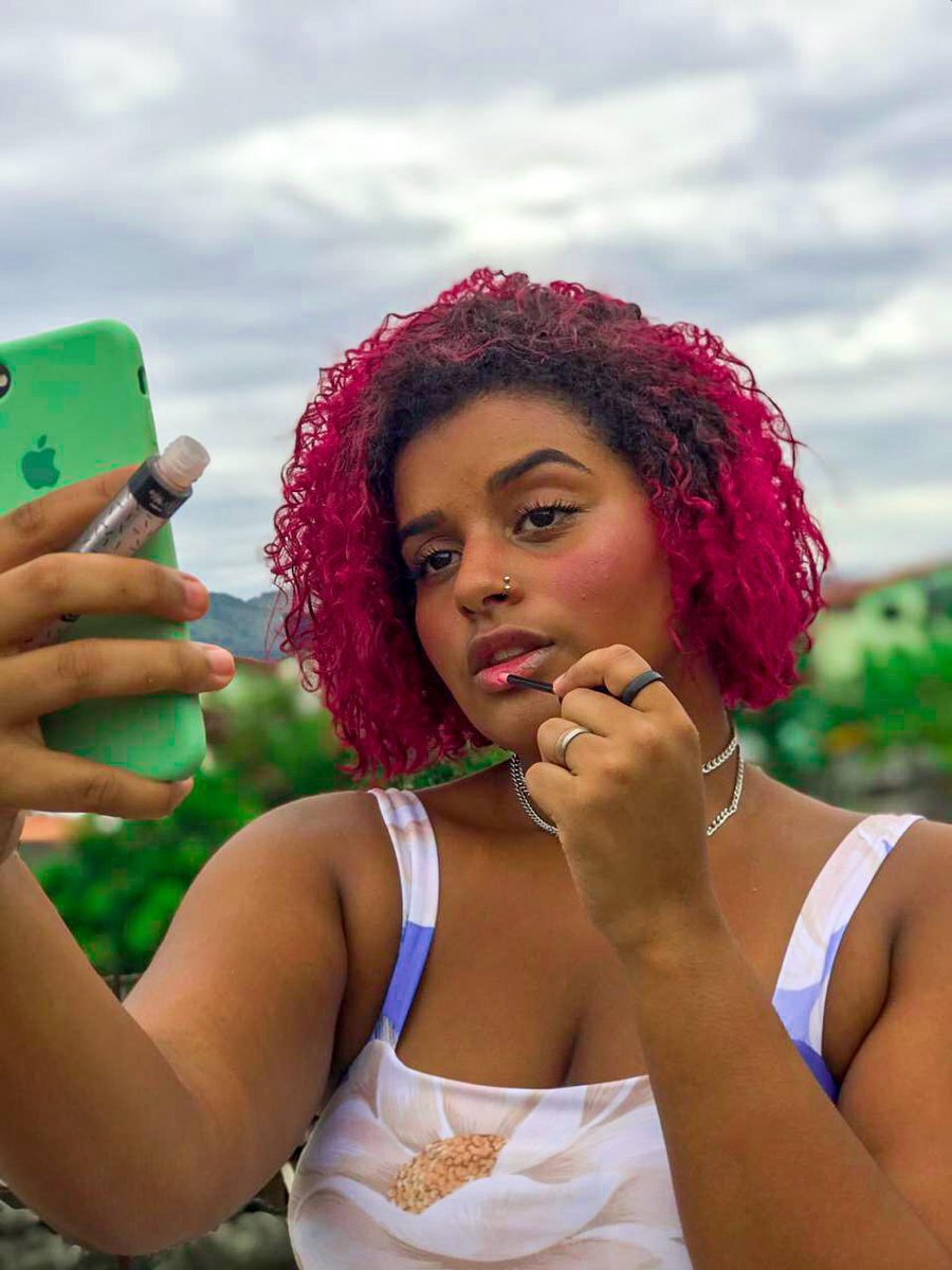 vic_xvs's tweet photo. Será que rosa eeh a minha cor?? https://t.co/E45cDtqZBv