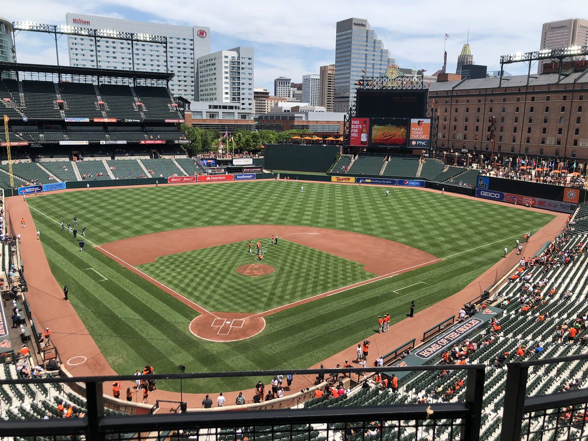 thegraylarry's tweet photo. @OriolesFanProbz I miss it too! Happy birthday and best wishes in the new year! https://t.co/M76Hhh5bAO