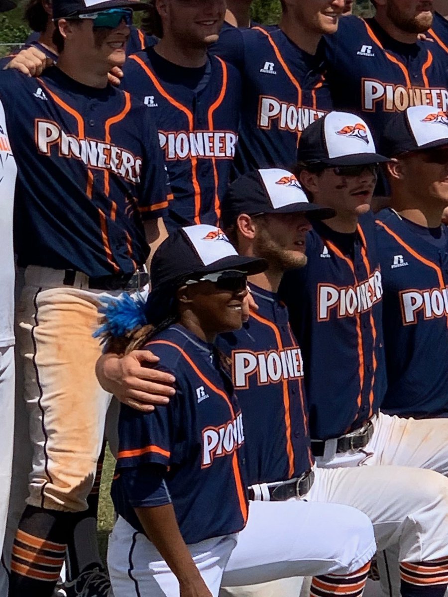 Some news: The Red Sox are hiring Bianca Smith as a minor league coach, making her the first Black woman to serve as a professional baseball coach in the sport’s history. Smith currently is an assistant coach/hitting coordinator at Carroll University. 

bostonglobe.com/2020/12/31/spo…