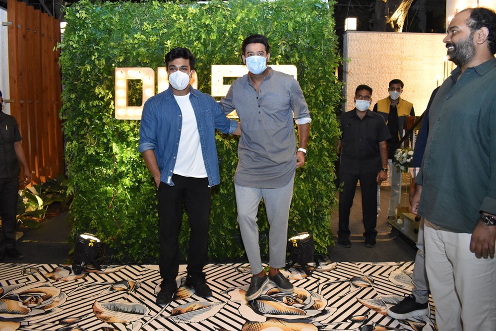 Devineni_Hari's tweet photo. Dil Raju 50th Birthday Celebration #DR50 #Prabhas HQ Pics https://t.co/jFxOWmW70t