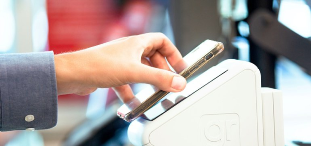jarmbro's tweet photo. Cashierless tech is remaking the grocery check out line experience, reducing touch-points, and speeding up check out times for customers. @RetailDive #cdwsocial https://t.co/2EjQ9u7ts0 https://t.co/vwHK4k0QHa