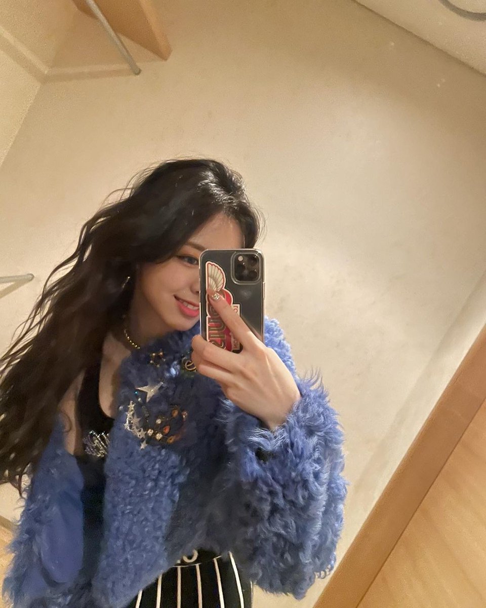 foryunaitzy's tweet photo. HAPPY NEW YEAR🎉🎉
YUNA INSTAGRAM UPDATE 
#YUNA #ITZY https://t.co/XSOSDkW201