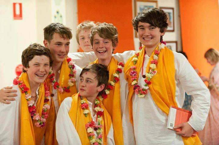 temples_hindu's tweet photo. World attracted towards Dharma not by force or greed but by spiritualism and higher knowledge ⛅️
#NewYear2021
#HappyNewYear2021
#31december2020 https://t.co/B8V9Eyeoy0