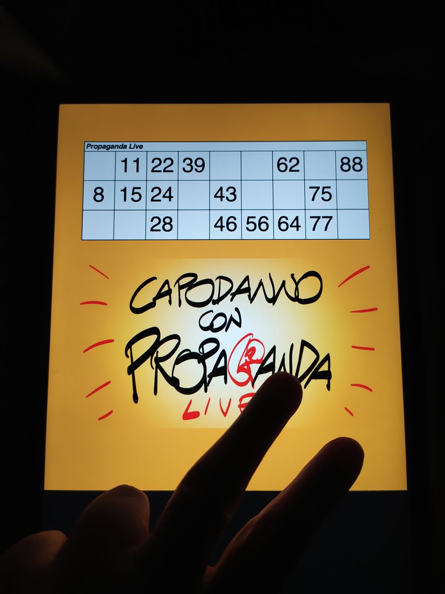 Souryo82's tweet photo. Finalmente è arrivata anche a me!!! Sta sera saremo io, mia madre e mio padre... e le mie due gatte!#propagandatombola PS. Tanto se non arrivava tiravo fuori le vecchie cartelle di casa! https://t.co/ca2PzM1v9l