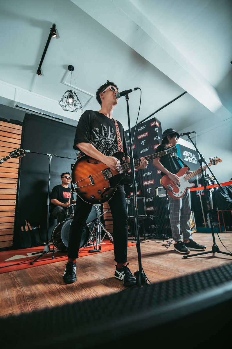 bunkfaceband's tweet photo. Happy New Year! #Bunkers 2021 https://t.co/WHPSZYxmML