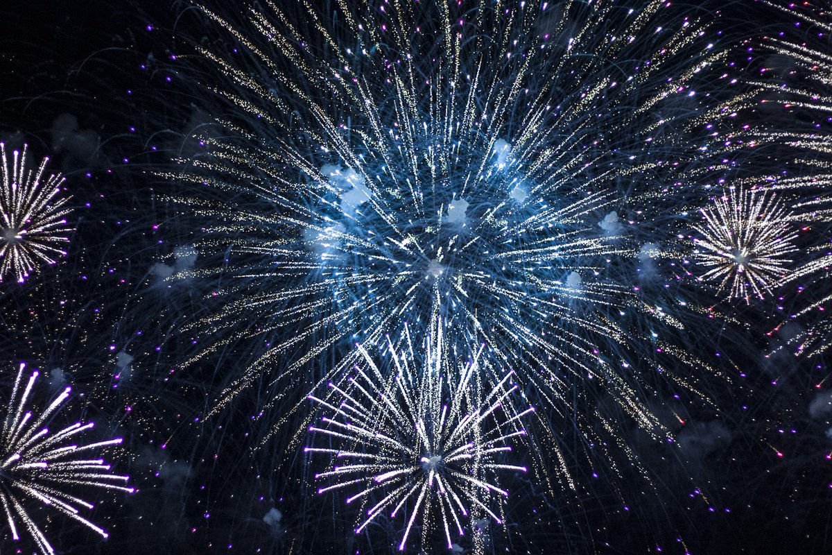 smhs_tlas's tweet photo. 2020 was... a long year. We doubt we're alone in looking ahead optimistically to 2021! May the coming long weekend be restorative for you and yours. Happy New Year, #myUND, #MedEd, #TLASTeachingAcademy, #FacDev, #UNDSMHS and everyone else out there! https://t.co/B4vryoQkC4