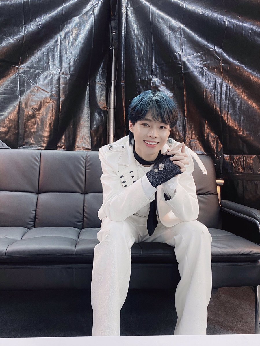Seokjiniverse__'s tweet photo. First, Enhypen with 7 members, then soloist Hanbin, and now these 5 (Taki, Ej, Kyungmin, Nicholas, &amp; K) is about to debut this 2021 as the new Japanese Boy Group of BigHit. MY ILAND HEART IS REJOICING! 😭 I'M SO HAPPY. I FEEL LIKE CRYING RN. 😭 https://t.co/yOOCuhZyHr