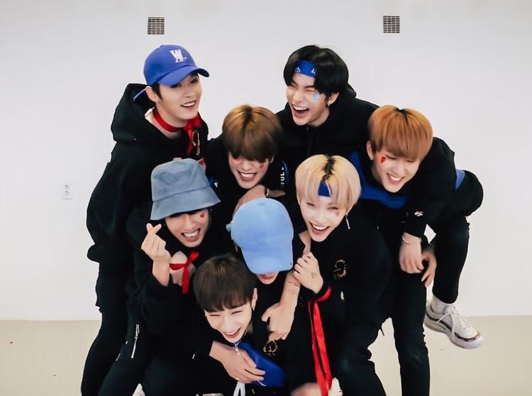 softaevmila's tweet photo. “We were only seven
I, but we have you all now”-Bangtan 
“Atiny: Ateez and their fans were destiny to meet”- Ateez
“You make stray kids STAY”- Stray 
Kids
“TXT y Moa reunen las piezas de los sueños de cada uno para completar un sueño.” -Tomorrow X Together” https://t.co/Turn1JBb8v