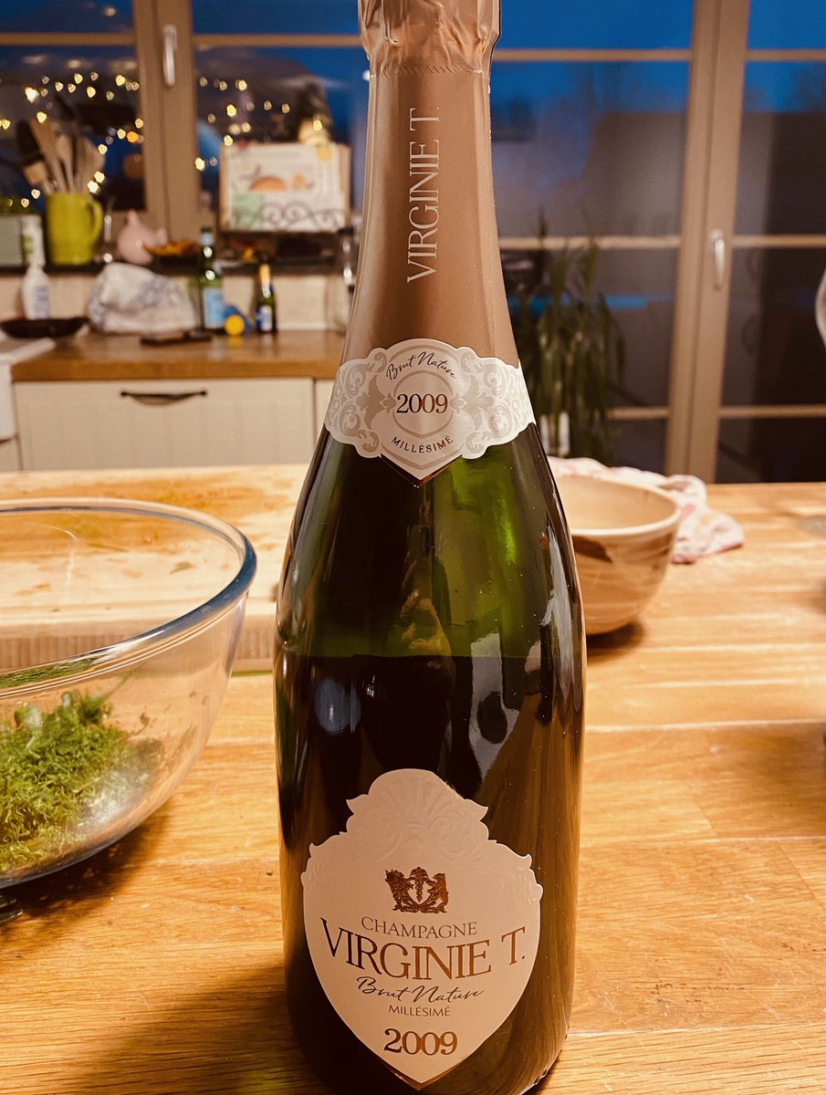 wduyck's tweet photo. #fan-tas-tisch #millรฉsime #virginieT #dochtervan #veelbeterdanvaderschampagne #indewebshop #besteprijskwaliteitooit #tournee #vinerale #day1040 https://t.co/yiQnVMjVjN