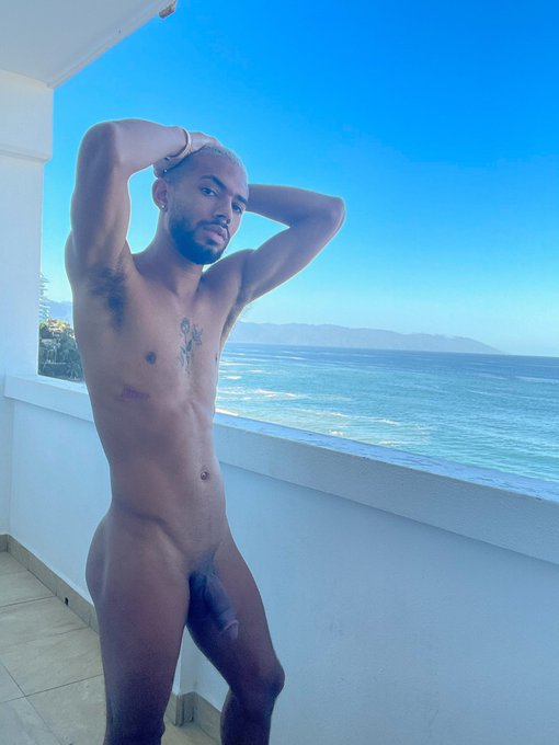 I don&rsquo;t show enough frontal 🤪 🍆 https://t.co/nSgOEmuMbu<a href="/tag/staytuned"class="tags"><span>#staytuned</span></a><a href="/tag/birthdaysex"class="tags"><span>#birthdaysex</span></a>