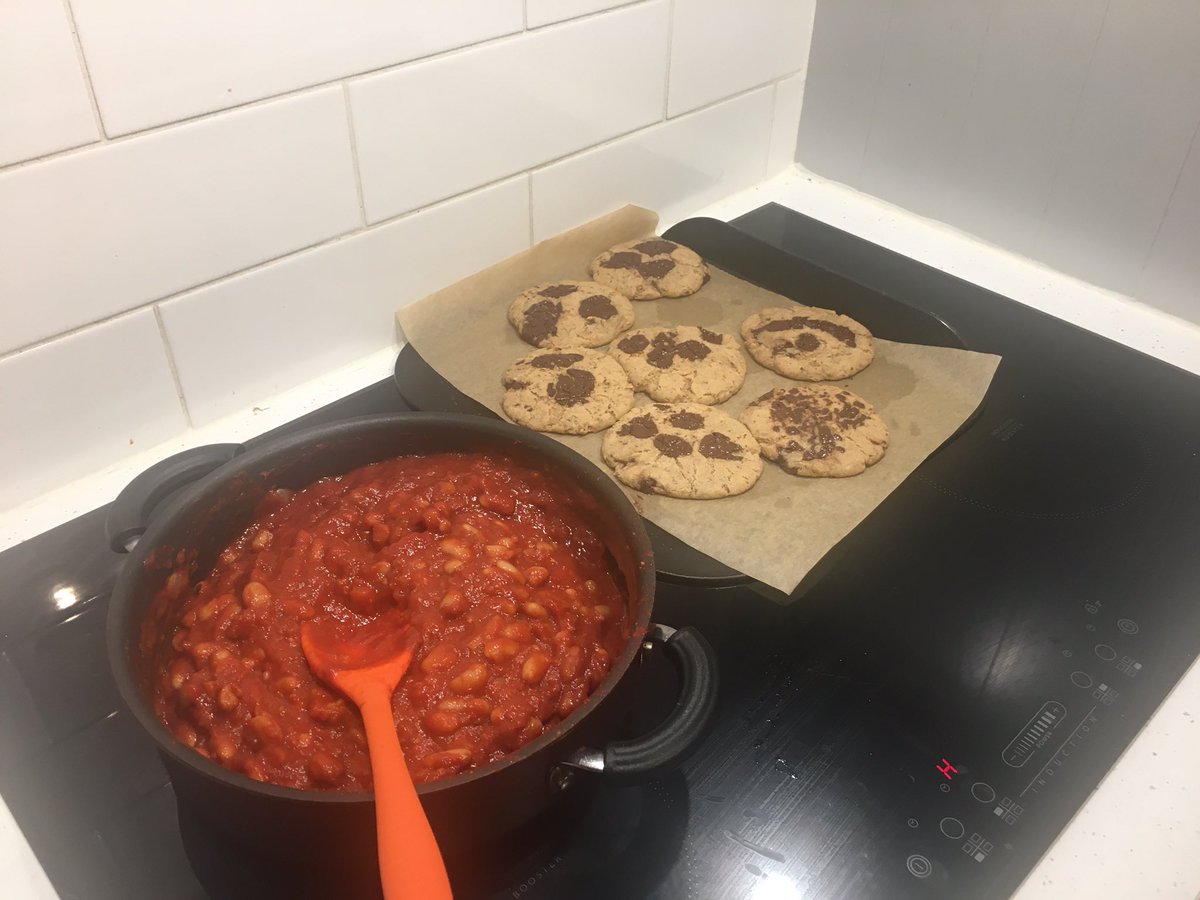 KateSherry6's tweet photo. Absolutely loving my new Vegan Cooking for everyone book @thehappypear full of new ideas for a healthy January 🌶 🌽 🍅 with the all-important sweet treats too 🍪 https://t.co/m8FdZeOeqD