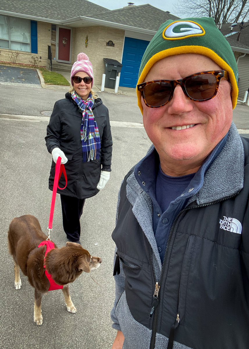 JoeWoschitz's tweet photo. #NewYearsEve walk with my Girls on a little chilly day (27 degrees) at #WebsterLake! #NYE2021 #NYE #Bye2020 🥶😘👢😎 https://t.co/UqeCsyphbh