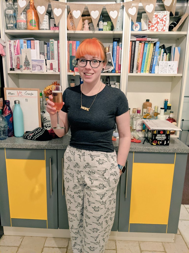 FloraFyles's tweet photo. One of my 2020 goals was to relearn how to use a sewing machine. Finished just in time, I made these trousers. They have pockets! And origami dinosaurs! Safiya trousers from #MakeItSimpleBook by @TillyButtons - looking forward to exploring the rest of the patterns in 2021 😁 https://t.co/0W6rmPxgiz