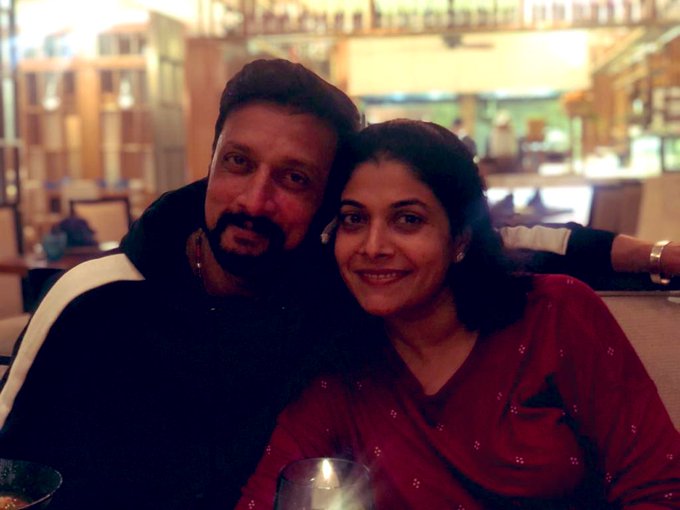 ExclusivePicture.👌❤️
Namma @KicchaSudeep Anna with @iampriya06 attige.😍😘

#HappyNewYear2021 🎉
#TheWorldOfPhantom #VikranthRona