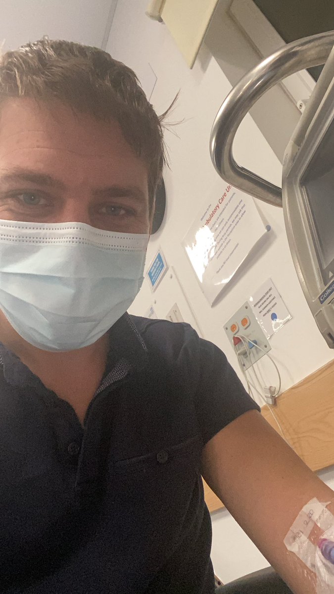 SamI12345678988's tweet photo. My NYE consists of:
IV ๐๐
Music up loud ๐ถ (only nurses and I here)
And awesome treatment from the dedicated @BSUH_NHS #EACU team. #NHSTHANKYOU Long road to recovery but feeling positive and nesting negative this eve! #Septic #Arthritis at 32! ๐ณ https://t.co/00A5kPeTPM