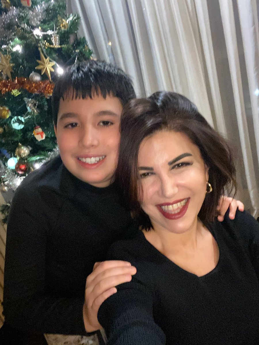 SedefKabas's tweet image. Kendimi ihbar ediyorum, evimde oğlumla beraber yeni yılı kutluyorum🎊 

#MutluYıllar 
#canımoğlum #anneoğul #canımevladım  #2020biterken