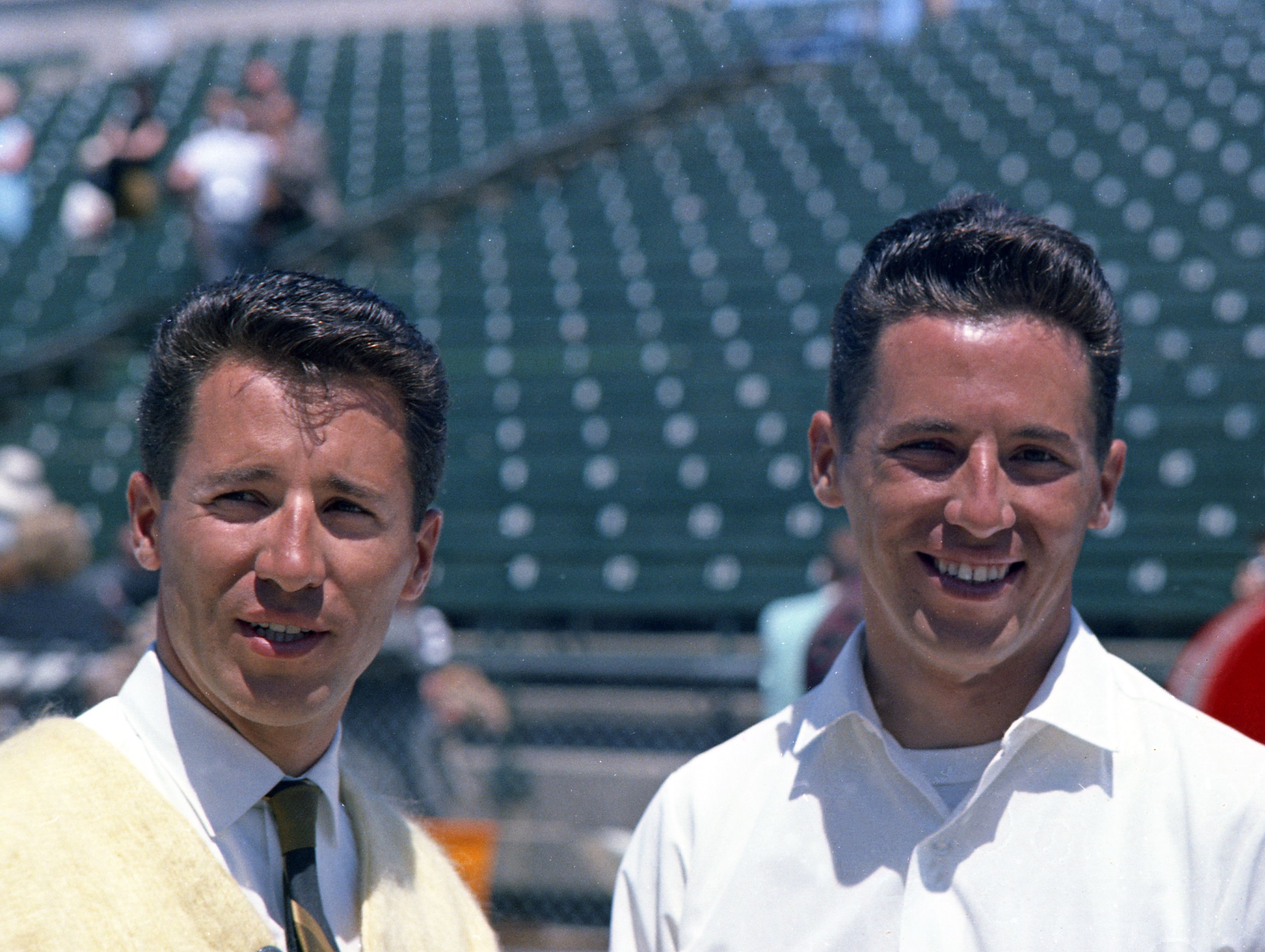 Eql_I1EWMAA6pAx?format=jpg&name=4096x409