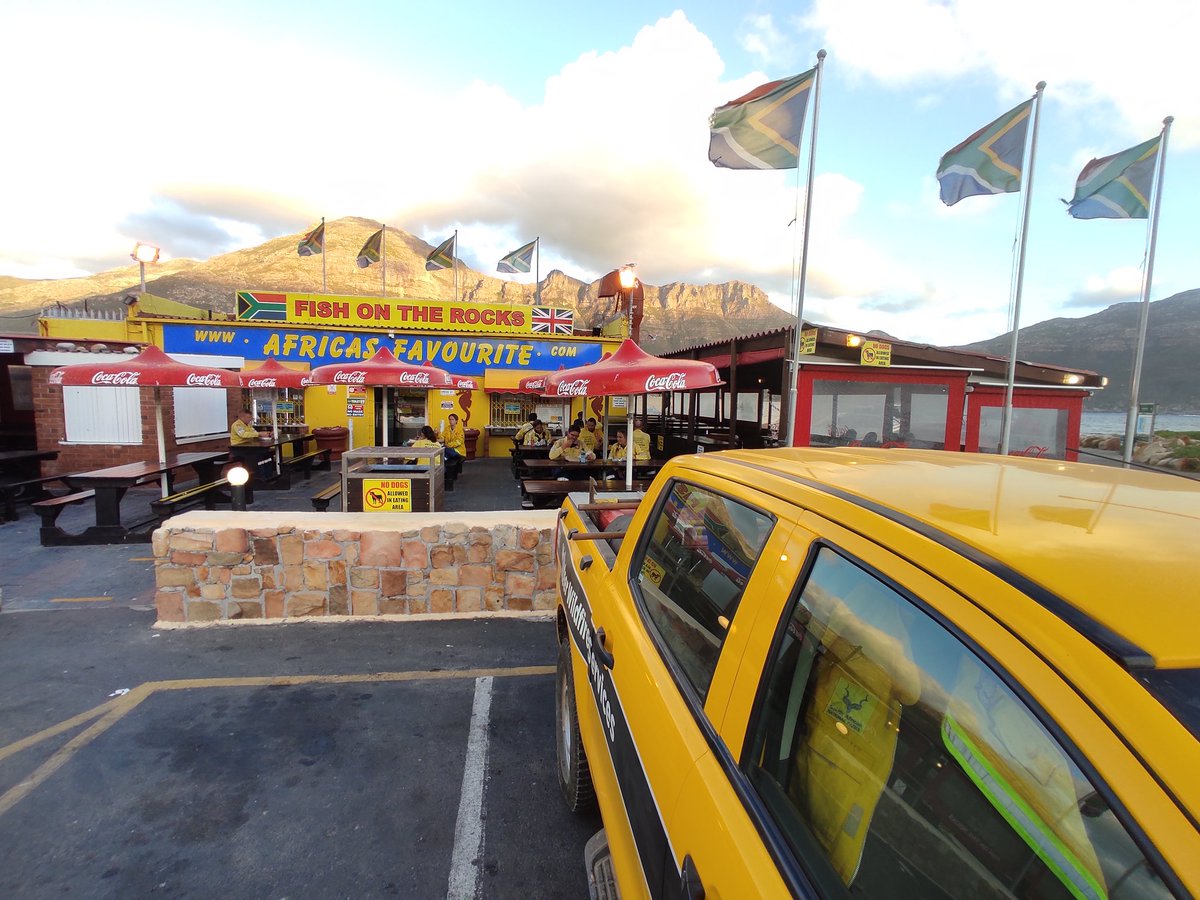 JohnTheVudio's tweet photo. Every year we grab a supper at #fishOnTheRocks in @Houtbayorg before patrolling with @vwsfires for #newyear #fireworks. Hoping this year is quiet with the curfew. https://t.co/gnAV8zIXCN
