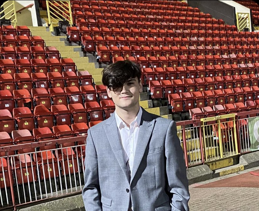 Happy New Year to everyone! What a year it’s been!

A year ago today I wasn’t even writing articles, I now work with-   <a href="/ExaminerHTAFC/">Huddersfield Town - Yorkshire Live</a>, <a href="/VAVEL/">VAVEL</a> and <a href="/thecitygent/">Mike Harrison - Editor - The City Gent (P)</a>.

I’m now covering <a href="/GuiseleyAFC/">Guiseley AFC</a> for the <a href="/Bradford_TandA/">Telegraph & Argus</a> and am the <a href="/officialbantams/">Bradford City AFC</a> correspondent for @AllOutFootball_.