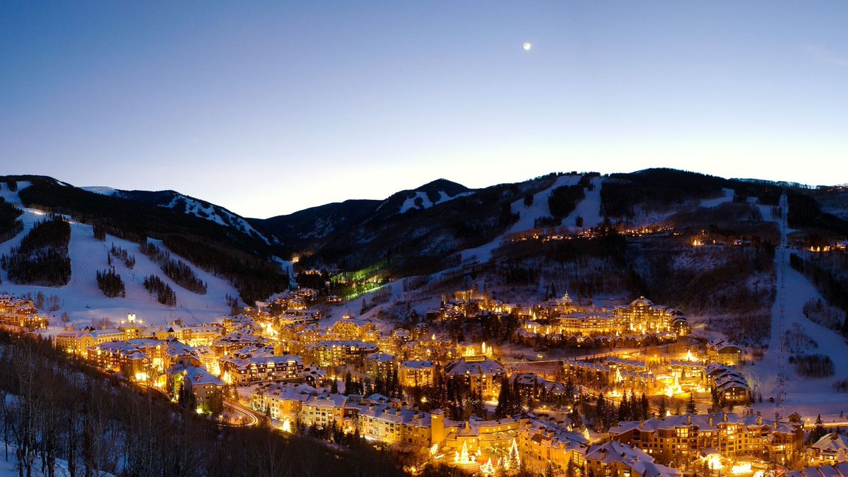 beavercreekmtn's tweet photo. Thank you to everyone visiting this holiday season for wearing a mask, keeping 6 feet (2 meters) apart, and staying home when you aren't feeling well. We're grateful to you for keeping our resort, and our community, safe. #BeaverCreek https://t.co/ykmtoiYF33