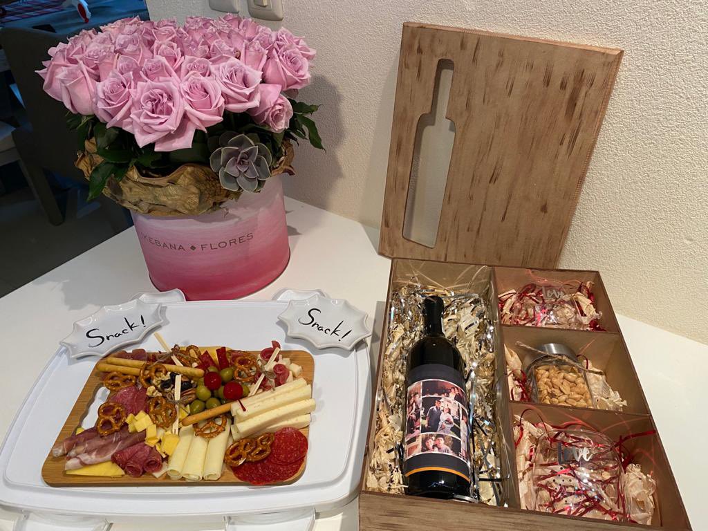 MkVkeventos's tweet photo. Box de aniversario #Aniversario #sorpresa #cenaparados #mkvkeventos #MkVkeventos #tabladequesos @MkVkeventos https://t.co/pzMJbCGonK