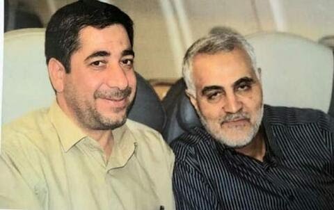 امشب از شهید حسین پورجعفری هم یادی کنیم.
از برادر نزدیک‌تر‌ و از پدر دلسوز‌تر بود برای حاج‌قاسم؛ ۴۰ سال پروانه‌وار به دور حاج‌قاسم گشت؛ کنار هم به شهادت رسیدند و در کنار هم به خاک سپرده شدند؛ روحشان شاد.
#برای_سرباز
#عند_ربهم_یرزقون