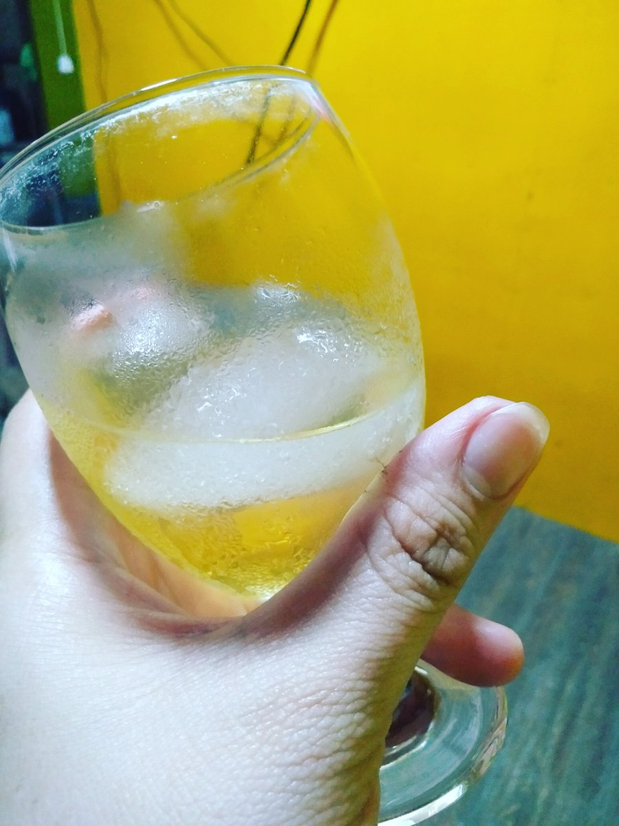 itsme_yllynn's tweet photo. @MrMarvinChoi Happy new year! 🍻 https://t.co/UHDyOfYaux