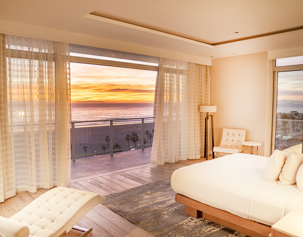 Retox, Detox and Celebrate the end of 2020 with bubbly, live music and ocean views you will never forget. It's not too late to make your New Year's Eve plans. bit.ly/3502SoP