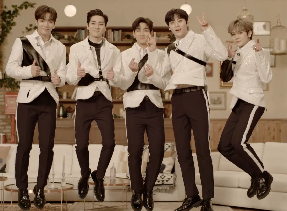 nuestro_placer's tweet photo. 올해도 변함없이 #뉴이스트 합니다💖 https://t.co/aT20YKkMw4