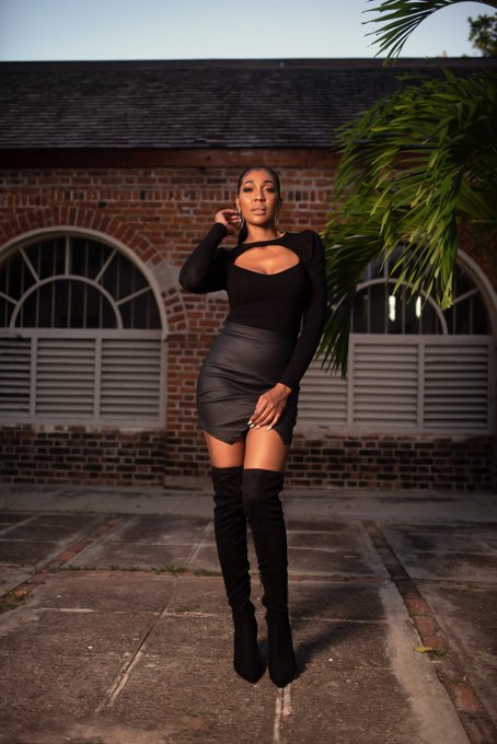 It's time to boss up! Fix your credit! Get your bag up💰 #2021🎉 . . . Photographer @asignz Creative director/lighting