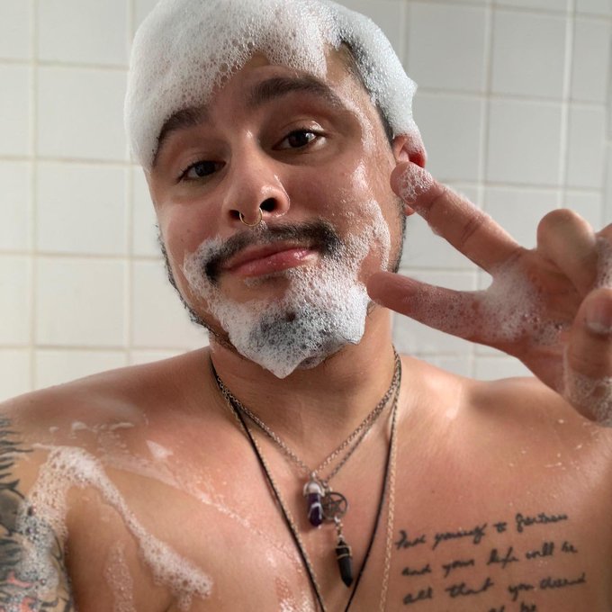 Fuck Mitch McConnell https://t.co/vGvQR0e8ZY<a href="/tag/mnml"class="tags"><span>#mnml</span></a>