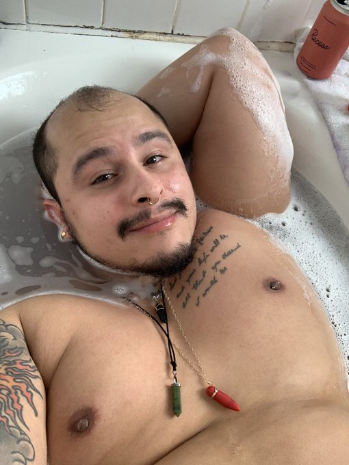 Fuck Mitch McConnell https://t.co/vGvQR0e8ZY<a href="/tag/mnml"class="tags"><span>#mnml</span></a>