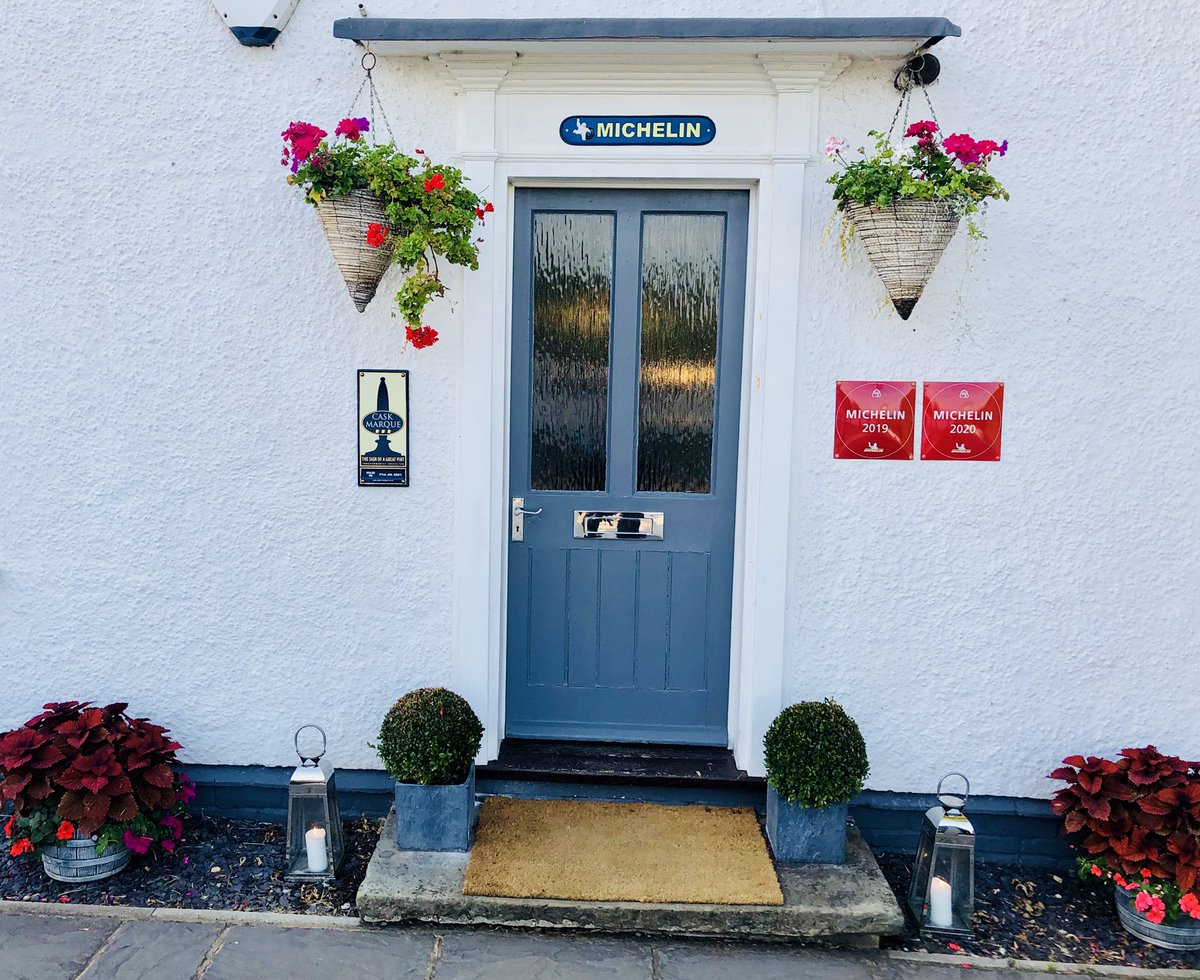 thewindmillCG's tweet photo. We would like to wish all our lovely guests a happy new year! Here’s hoping 2021 is a better one and we can’t wait to welcome you all back as soon as we can! Happy New Year from Lydia, Mick &amp; all the team 🍾🥂🎉 https://t.co/sR63zLPkql