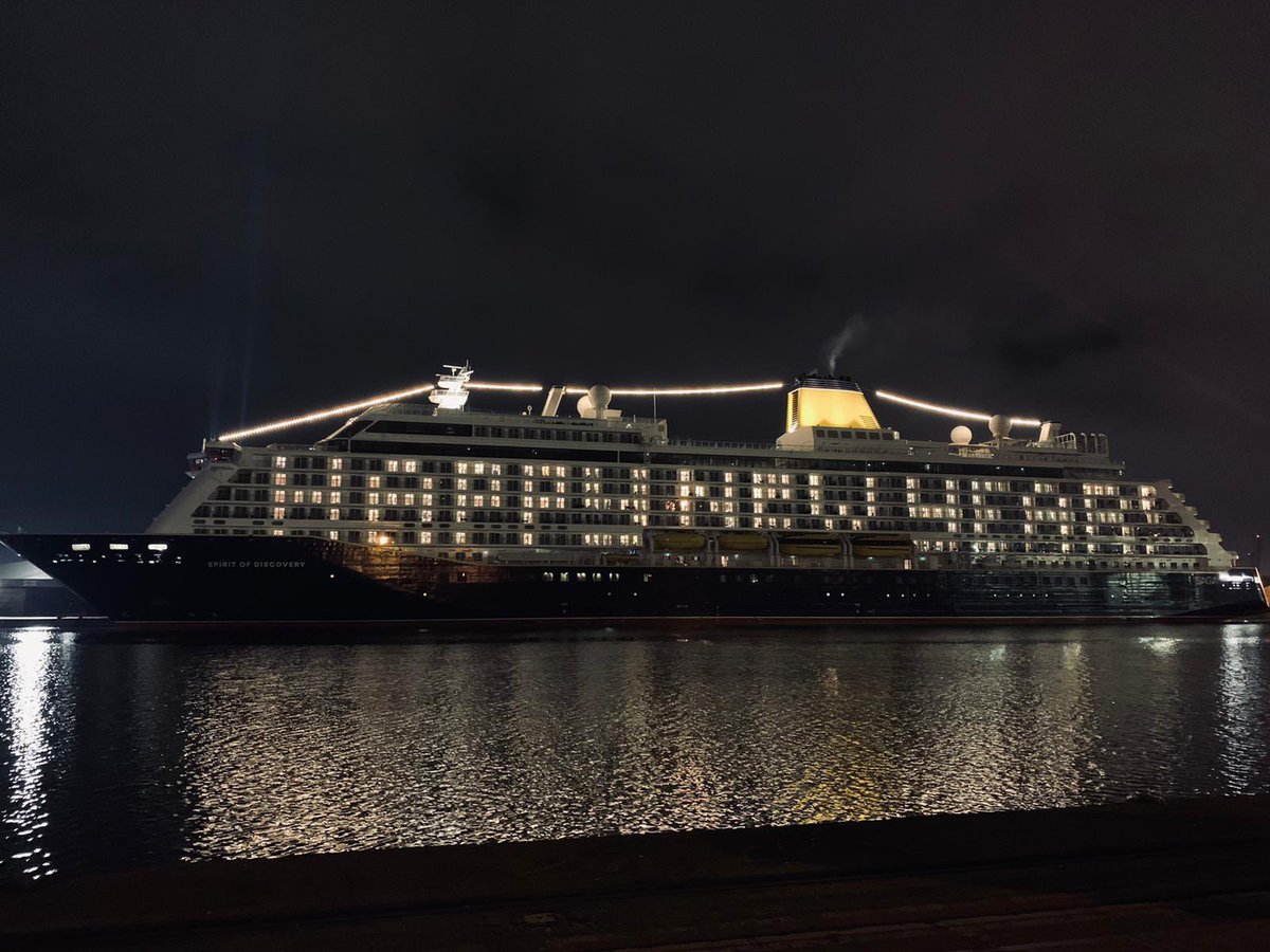 london_cruise's tweet photo. For auld lang syne, my dear
For auld lang syne
We'll tak a cup o' kindness yet
For days of auld lang syne.
@Police_potll @LondonPortAuth @forthports @capitalcruising @sagacruises @sagauk #portoftilbury #nye2020 https://t.co/jEDewJho4B